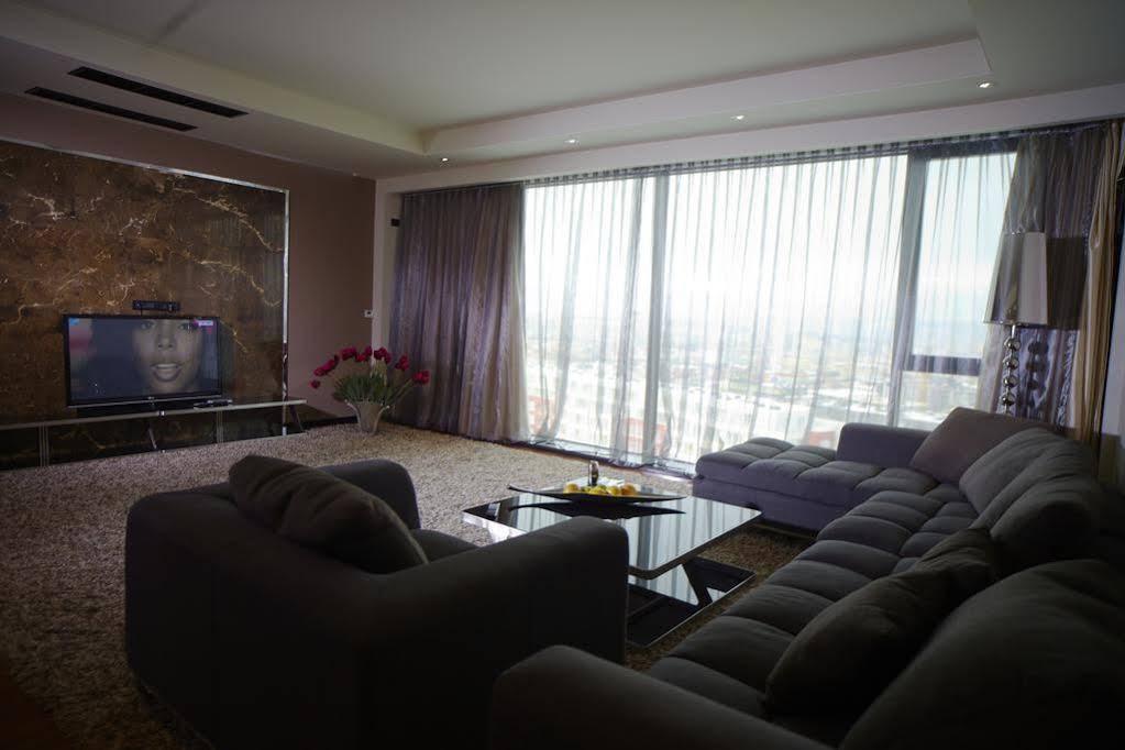 Hotel Emirates Sofia Buitenkant foto